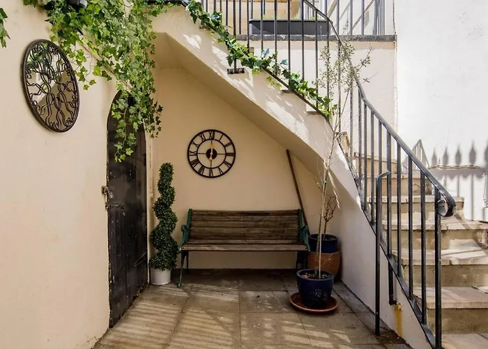 Spacious Family Paddington Flat